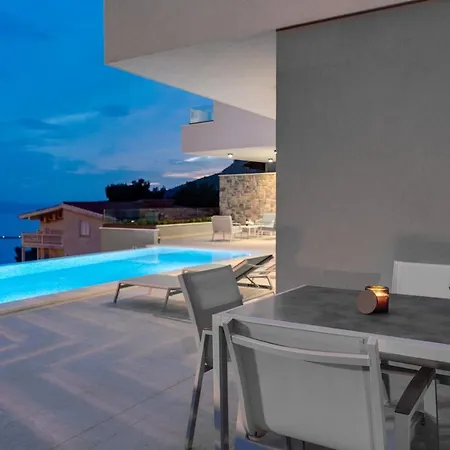 Villa New! With Heated Pool, 1km From The Omis