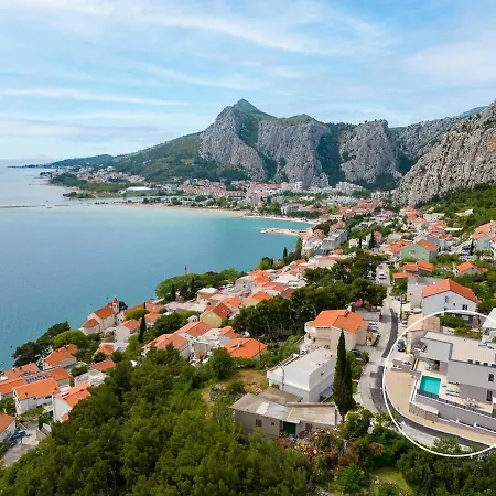 New! With Heated Pool, 1km From The Villa