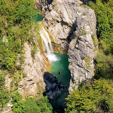 With Heated Pool, 1km From The Omiš